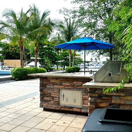 Riviera Luxury Living At River Oaks Marina And Tower 迈阿密 外观 照片