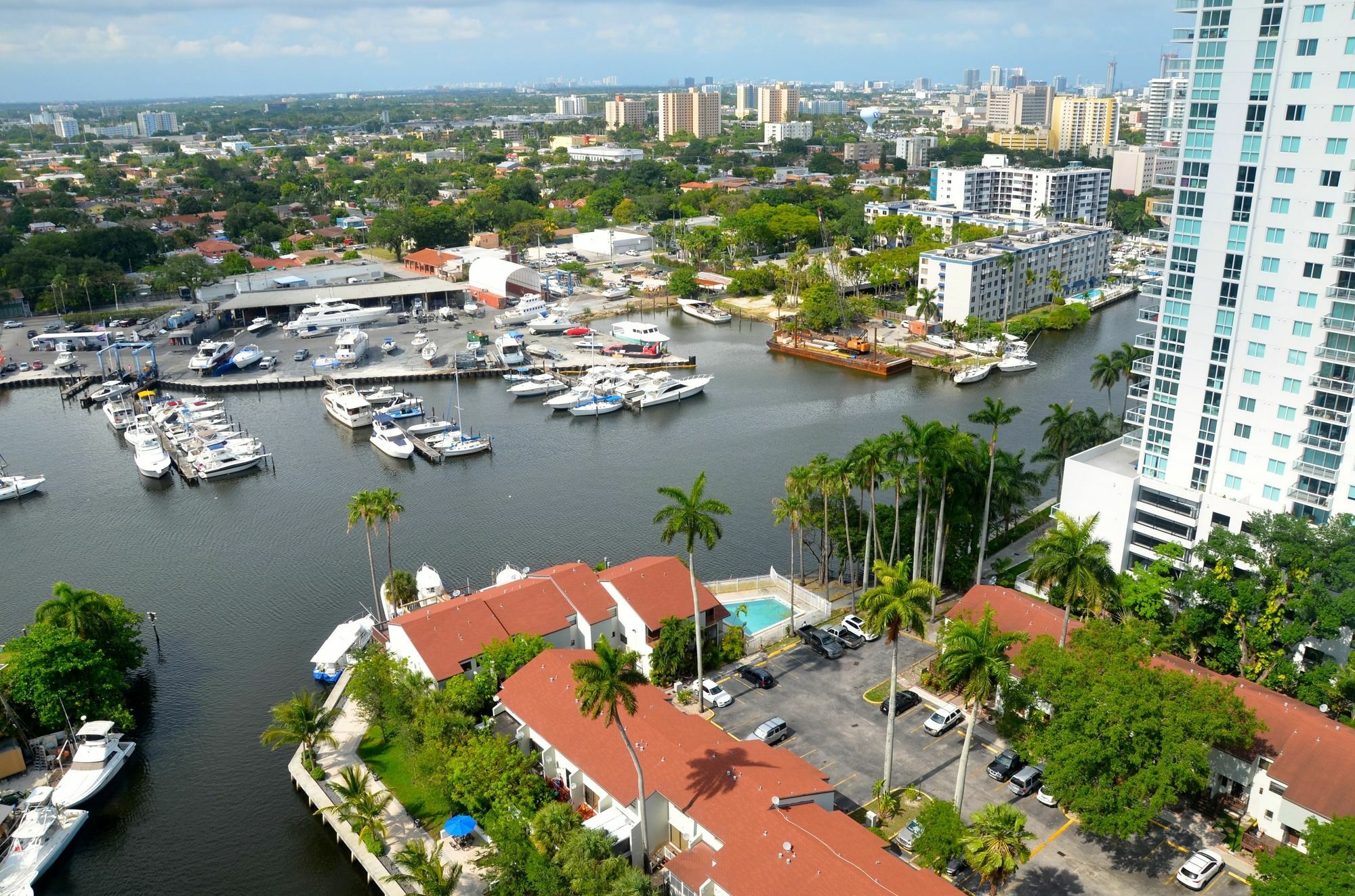 Riviera Luxury Living At River Oaks Marina And Tower 迈阿密 外观 照片