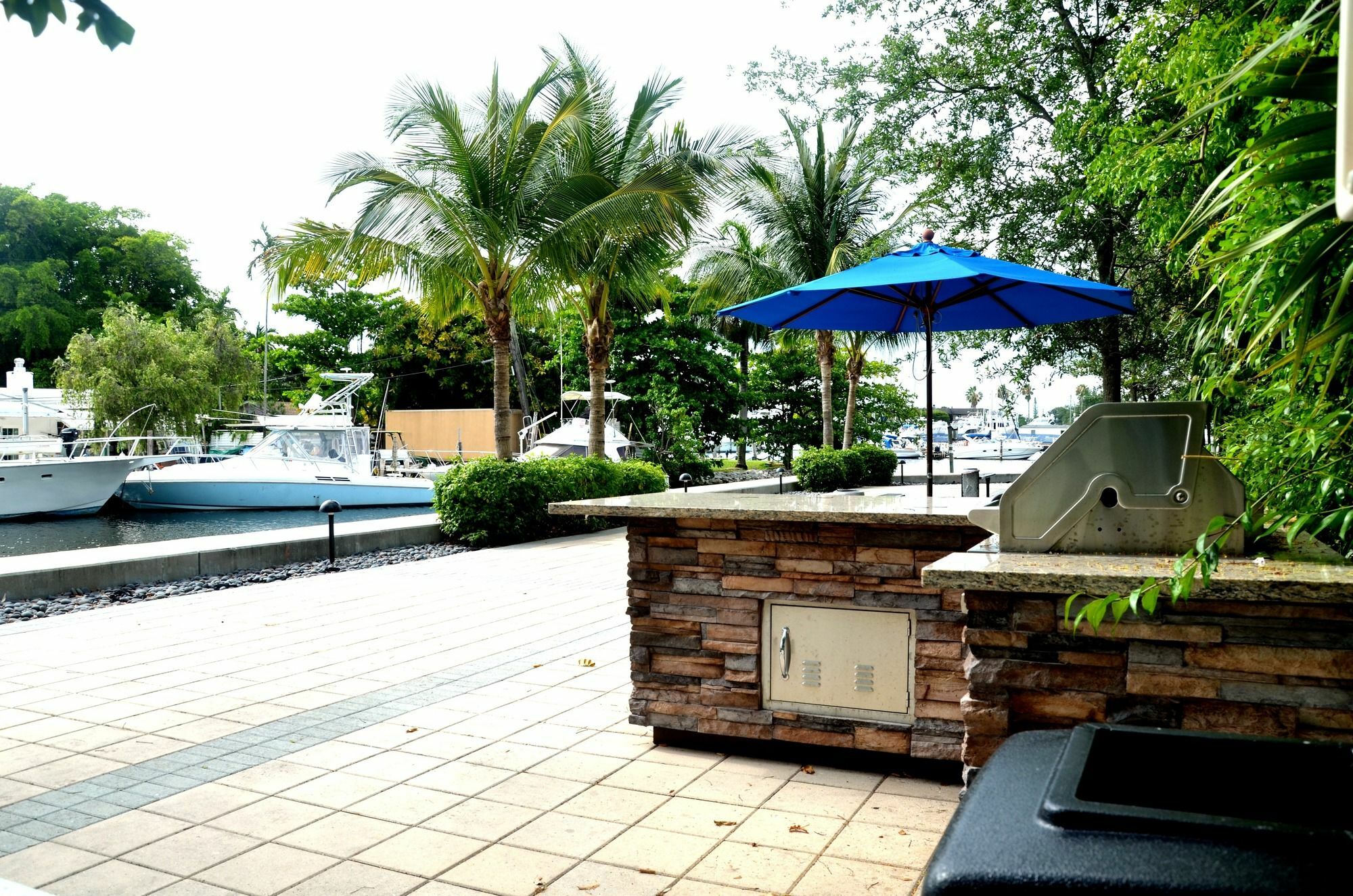Riviera Luxury Living At River Oaks Marina And Tower 迈阿密 外观 照片