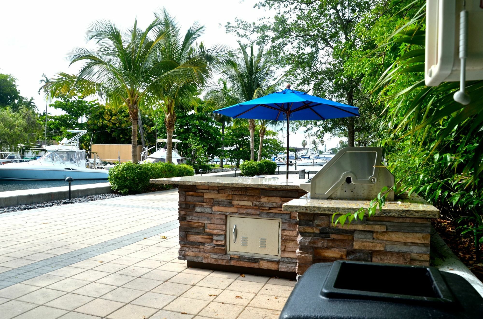 Riviera Luxury Living At River Oaks Marina And Tower 迈阿密 外观 照片