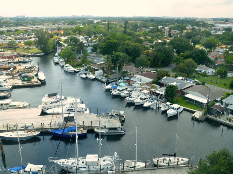 Riviera Luxury Living At River Oaks Marina And Tower 迈阿密 外观 照片